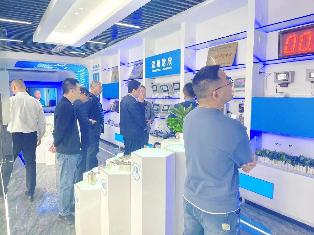 熱烈祝賀中國重型機械工業(yè)協會橋式起重機專業(yè)委員會九屆八次理 事會暨十屆一次會員大會在江蘇省常州市召開順利召開并圓滿結束！